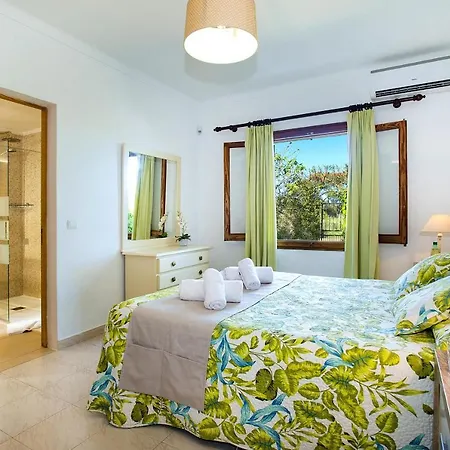 Geranios Villa *